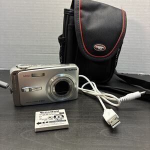 Fujifilm FinePix F650 Digital Camera & Battery Cable & Bag